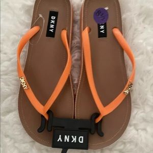 DKNY Madi Faux Leather Thong Flip-Flops Blue 8.5